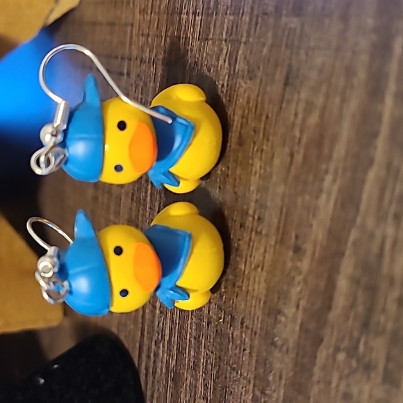 Duck Earrings with Blue Hat Novelty Fun‎ Quirky Cute Dangle Drop - Picture 6 of 6